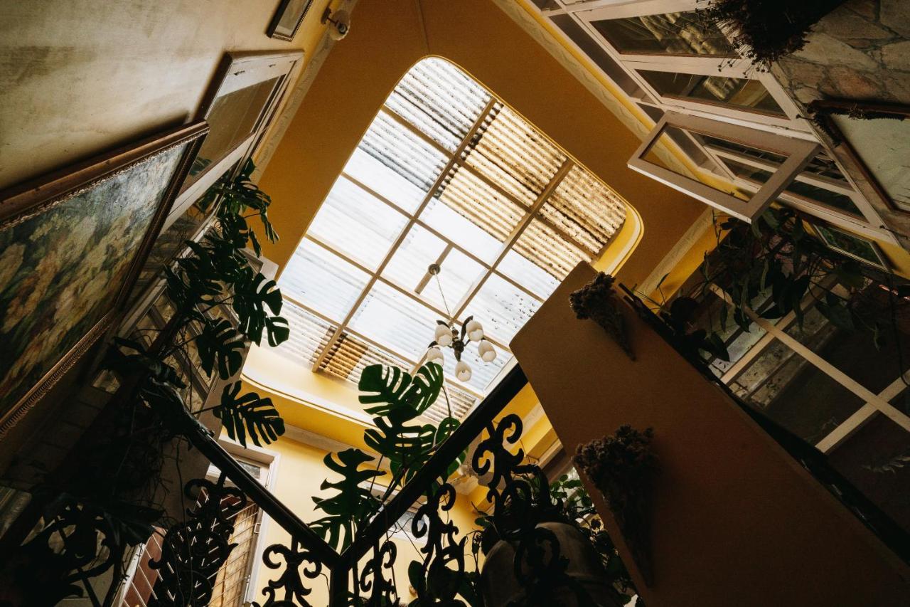 Rock Cliff Home Stay Shillong Exterior photo
